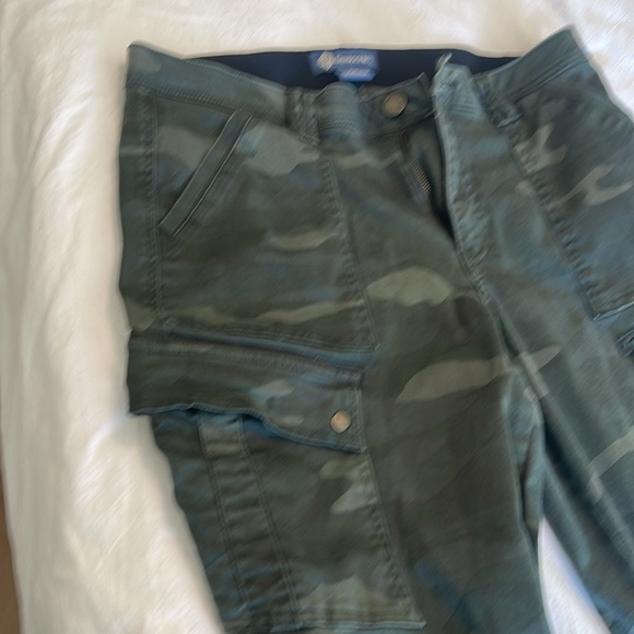 Democracy Ab Solution dark green camouflage pants! - Picture 3 of 4